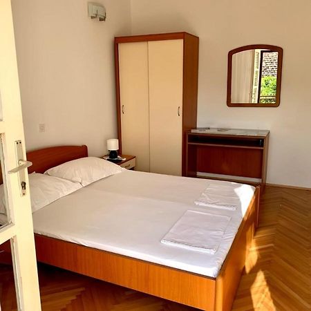 Obradovic Rooms & Apartments Makarska Exteriör bild