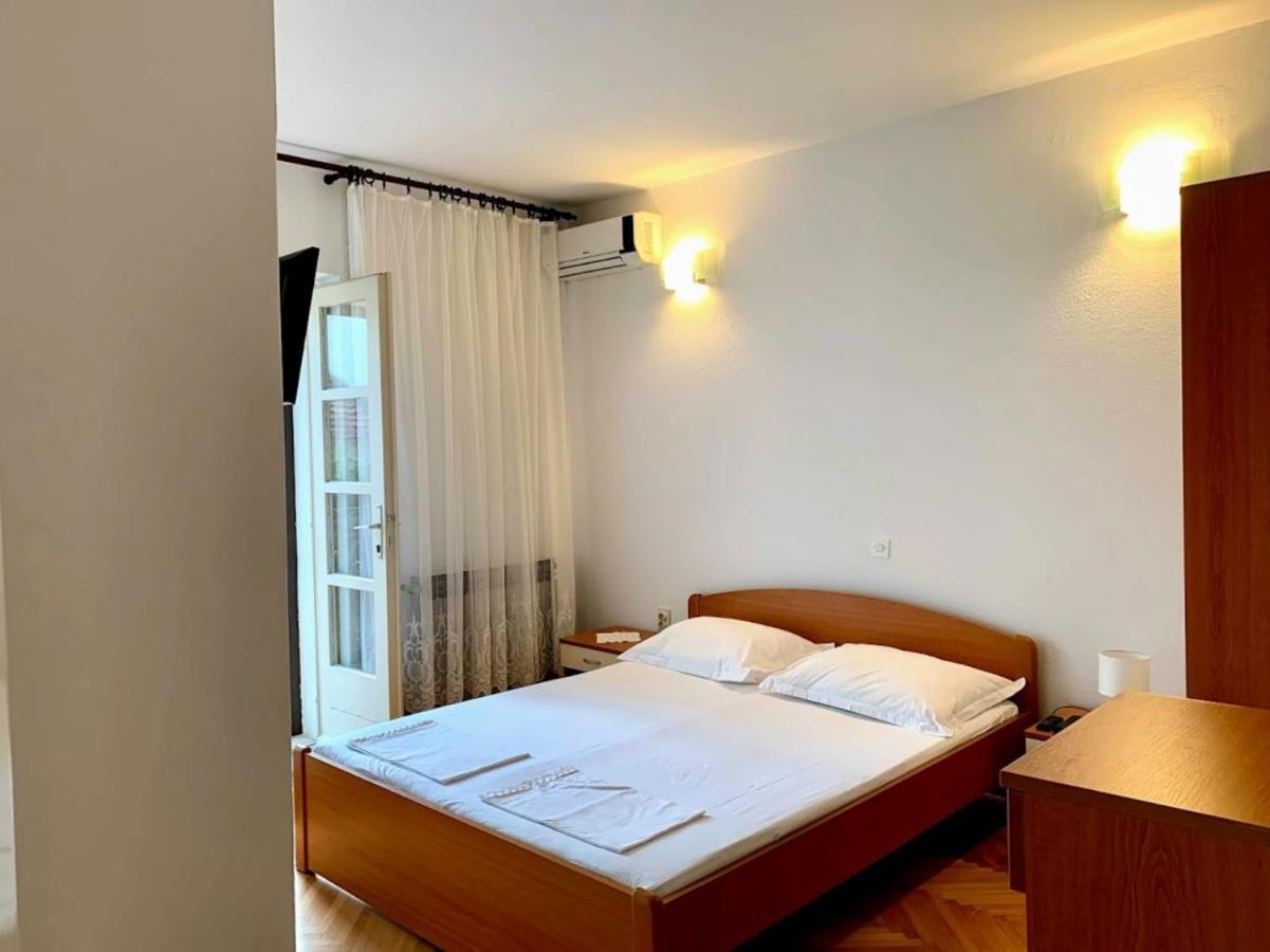 Obradovic Rooms & Apartments Makarska Exteriör bild