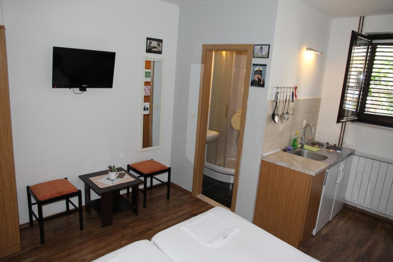 Obradovic Rooms & Apartments Makarska Exteriör bild
