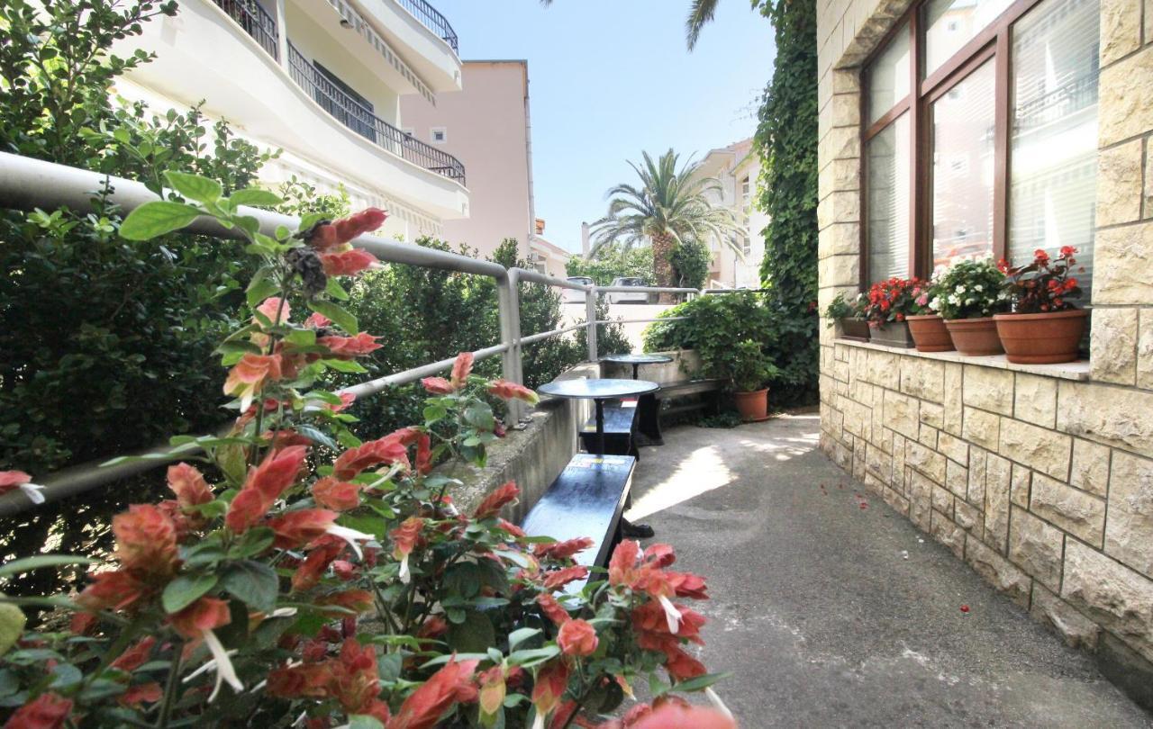 Obradovic Rooms & Apartments Makarska Exteriör bild